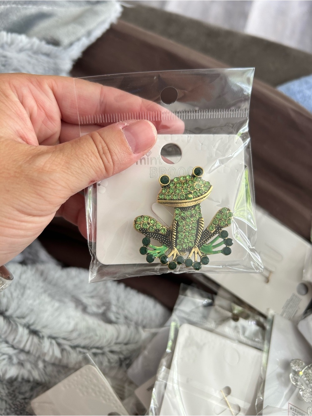 5/$25 mint Green Crystal Frog Brooch for Kids